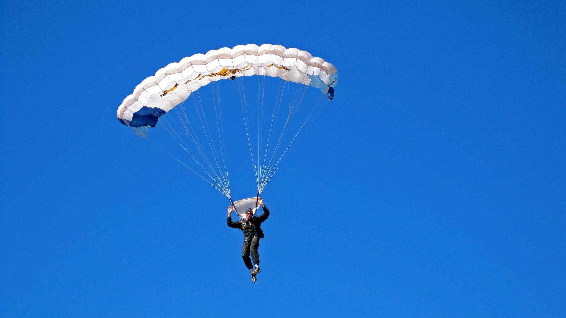 迷雾中的破晓，Karsa关键抉择扑朔迷离，MAD擎旗定乾坤带队取胜！迷雾对决，Karsa关键抉择悬念丛生，MAD一锤定音锁定胜局